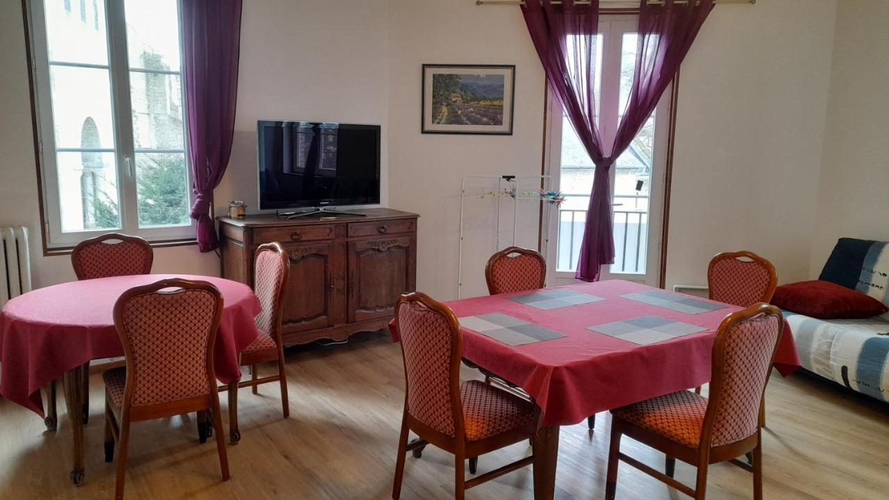 La Bonne Famille Hotel Jumieges Exterior photo