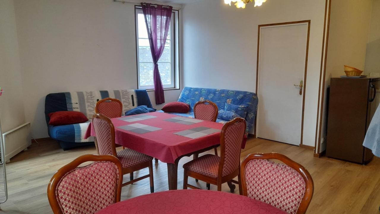 La Bonne Famille Hotel Jumieges Exterior photo