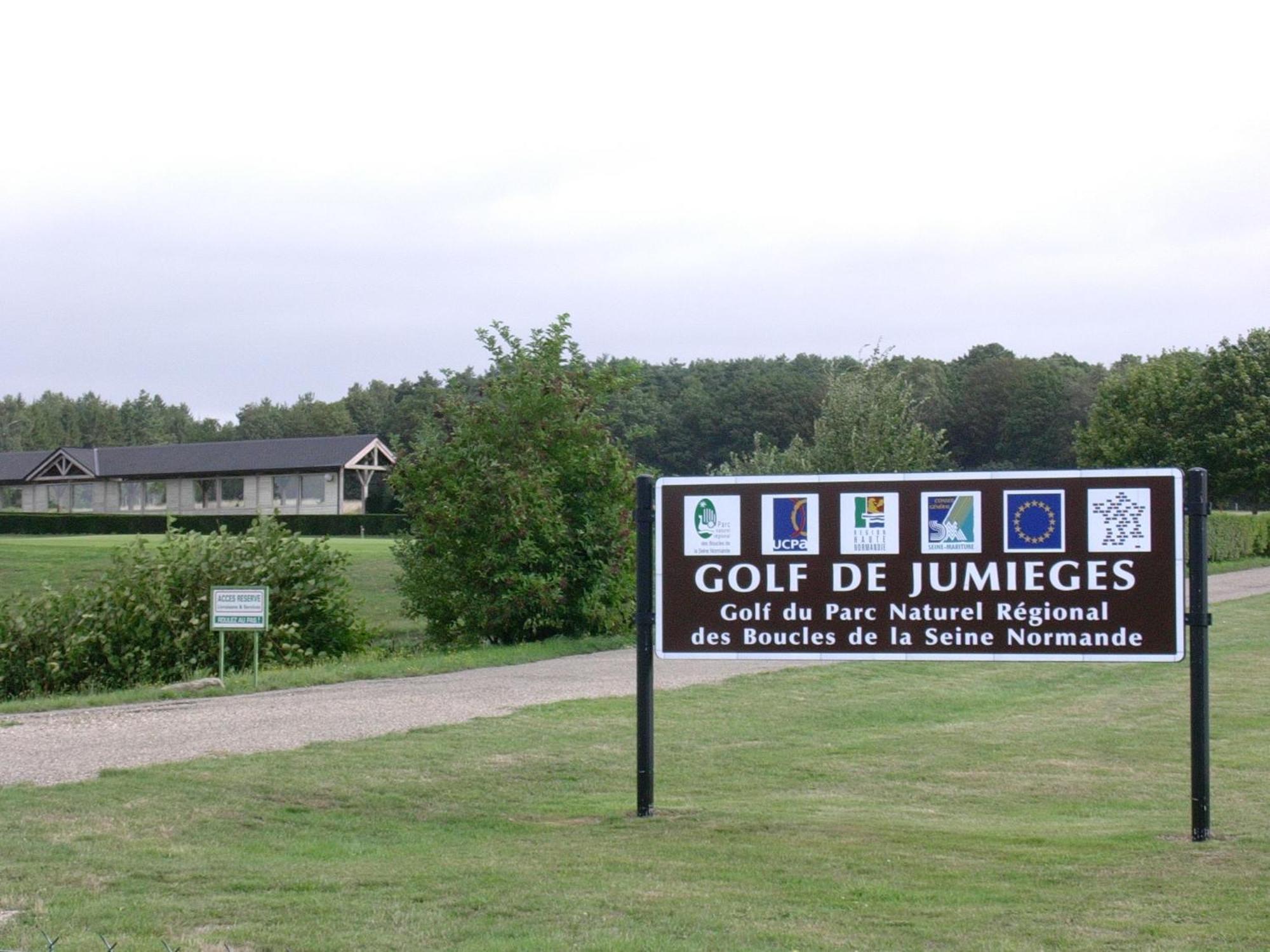 La Bonne Famille Hotel Jumieges Exterior photo